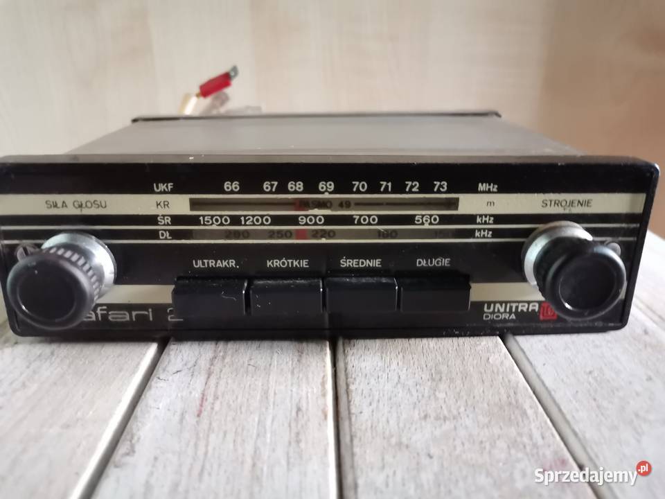 Stare radio samochodowe Unitra Diora Safari 2
