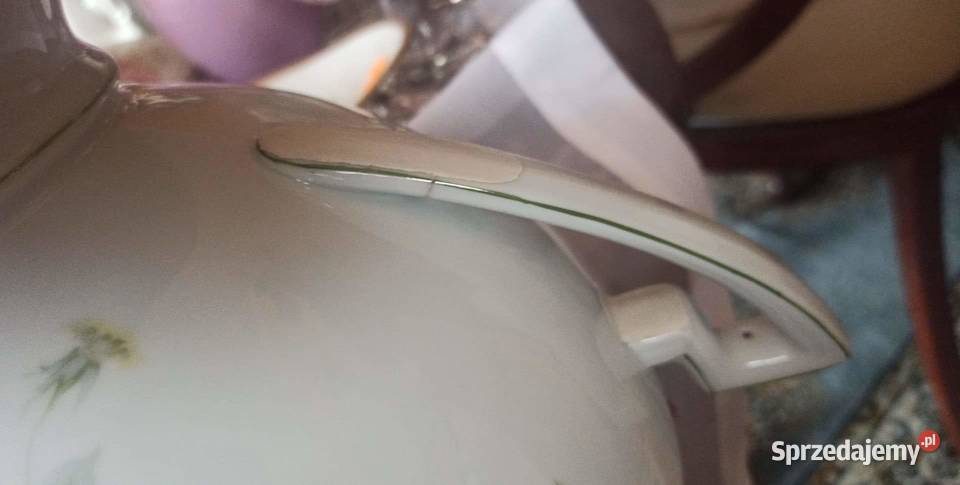 Waza Art Deco na stopie z pokrywką
Sygnowana