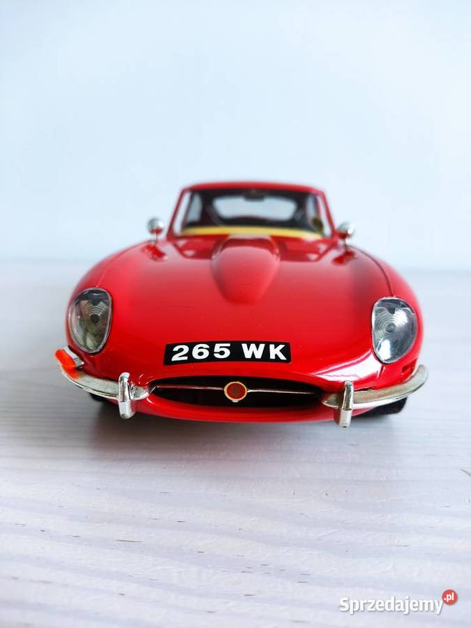 Model samochodu 118 Jaguar E 1961 Bburago Głuchołazy