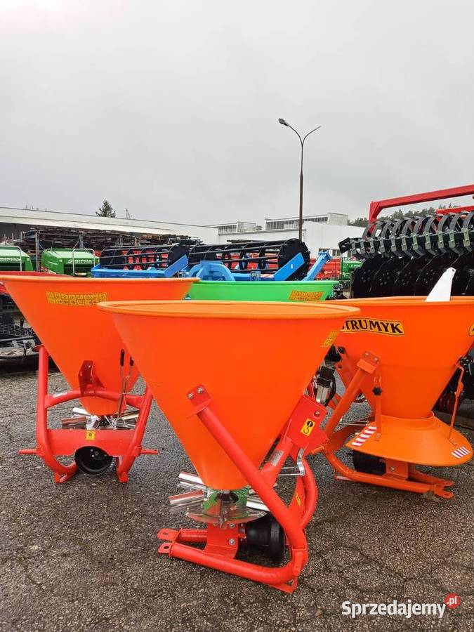 Rozsiewacz nawozów dwutalerzowy STRUMYK TYTAN Przedbórz sprzedam