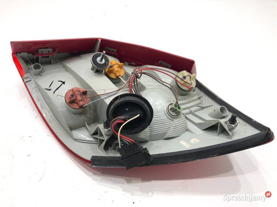 LAMPA LEWY TYŁ SKODA FABIA II 5J6945111