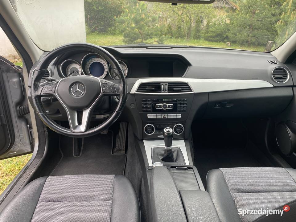 Mercedes W204 Lift C180 zadbany niski przebieg Huta Komorowska sprzedam
