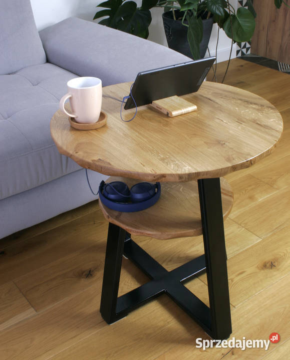 Dębowy stolik na metalowych nogach