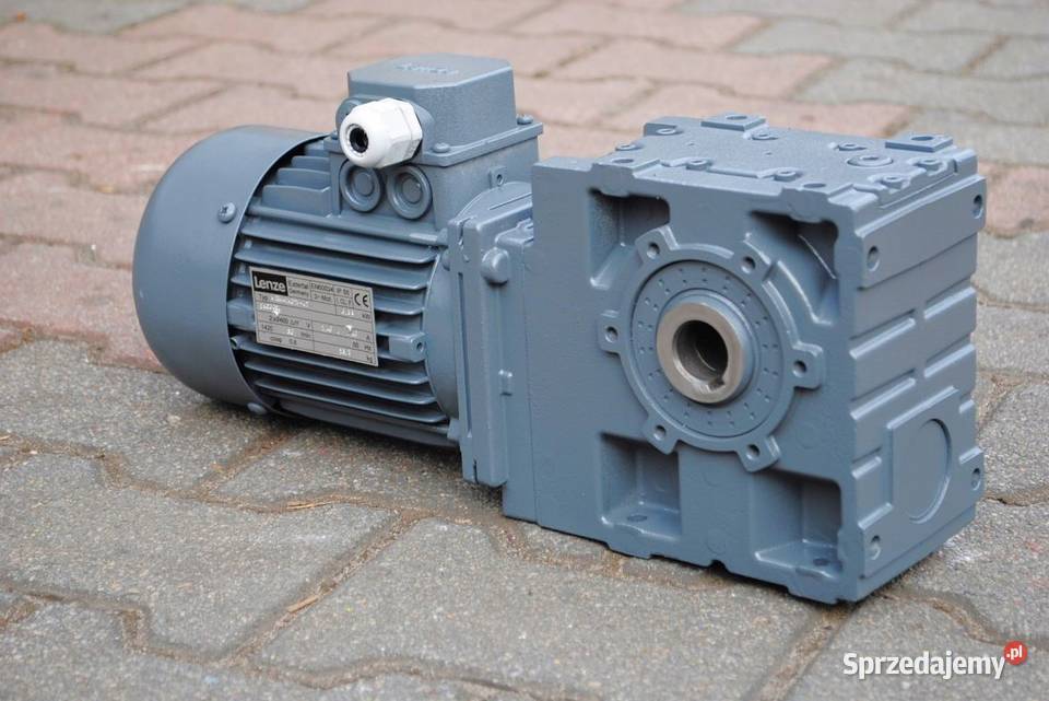 Motoreduktor kątowy 055kw 30obrmin LENZE