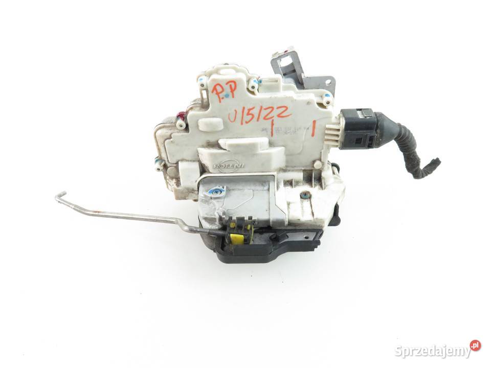 ZAMEK PRAWY PRZEDNI AUDI A4 B7 8E1837016AA