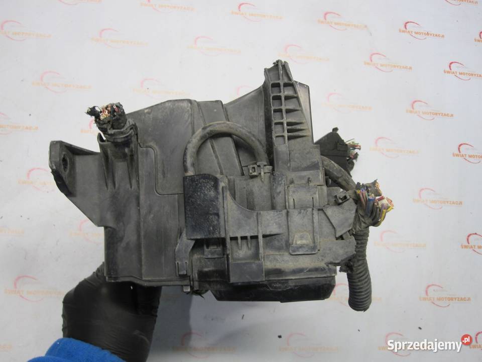 TOYOTA AVENSIS T27 III 10r skrzynka osobowe świętokrzyskie Kielce