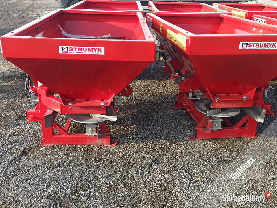 2tarczowy Rozsiewacz do nawozów Strumyk Tytan Rawa Mazowiecka