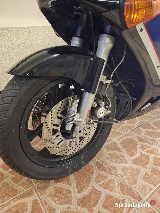 Kawasaki GPZ 1000RX na tablicach zabytkowych lubelskie Lublin