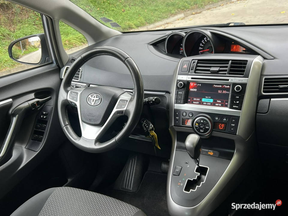 Toyota Verso Toyota Verso 18 Benzyna opłacony ABS Gostyń sprzedam