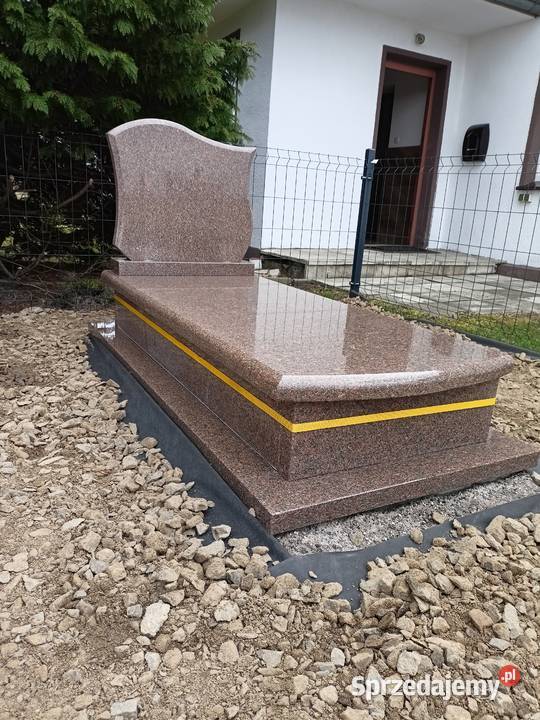 Kostka wokół grobu nagrobki granitowe Borki Wielkie
