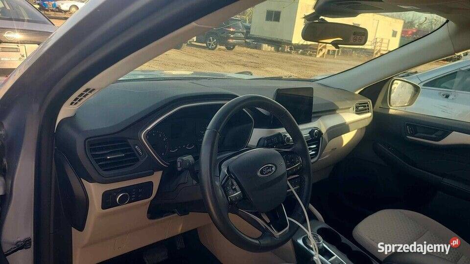 Ford Escape Kuga 2022 15 AWD uszkodzony w drodze uszkodzony Żórawina