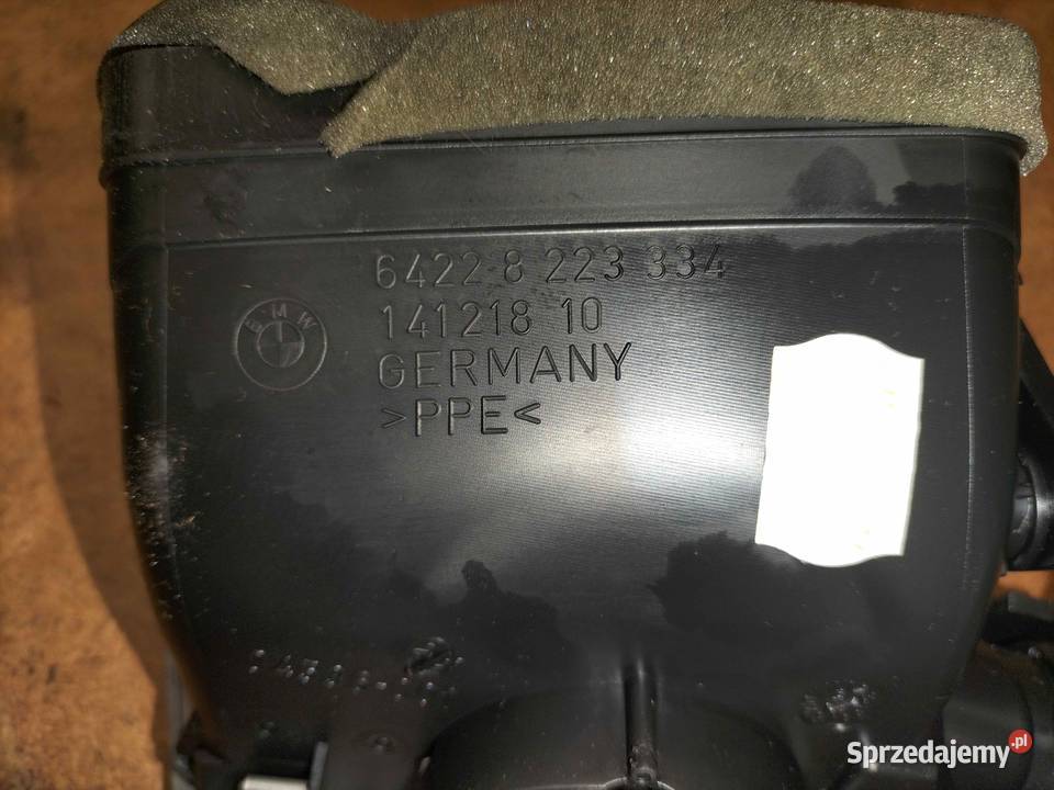 Kratka nawiewu deski rozdzielczej lewej stronie Wyposażenie wnętrza Poręba