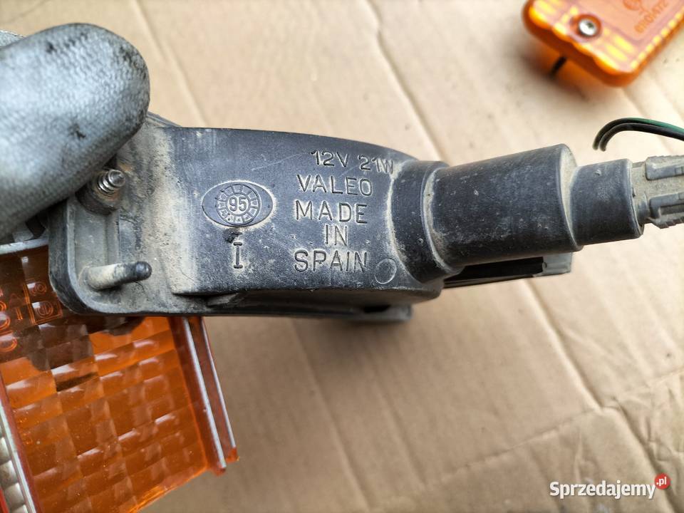 NISSAN TERRANO II ford maverick KIERUNKOWSKAZ terenowe Kierunkowskazy Kamień-Kolonia