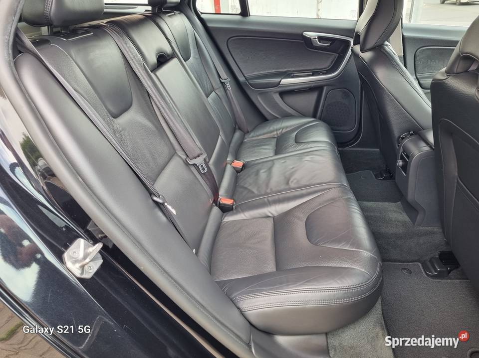 Volvo V60 I D6 HYBRYDA PLUGIN 24 215 4x4 skóra komputer pokładowy