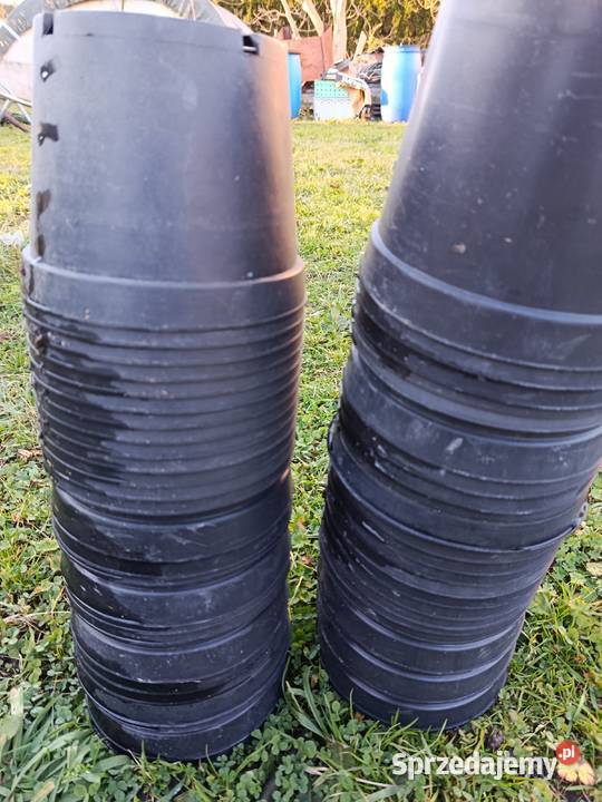 Zestaw 100 czarnych doniczek ogrodowych 3l Zduńska Wola