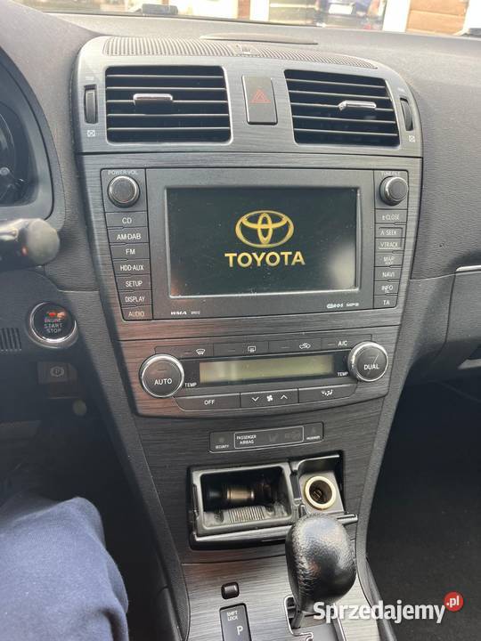Toyota Avensis T27 Kombi 2010 Diesel 22 DCat 150 Rok produkcji 2010 Czersk