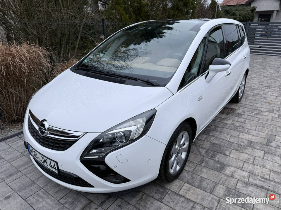 Opel Zafira NAVi Panorama Bezwypadkowa Zadbana i ASR (kontrola trakcji)