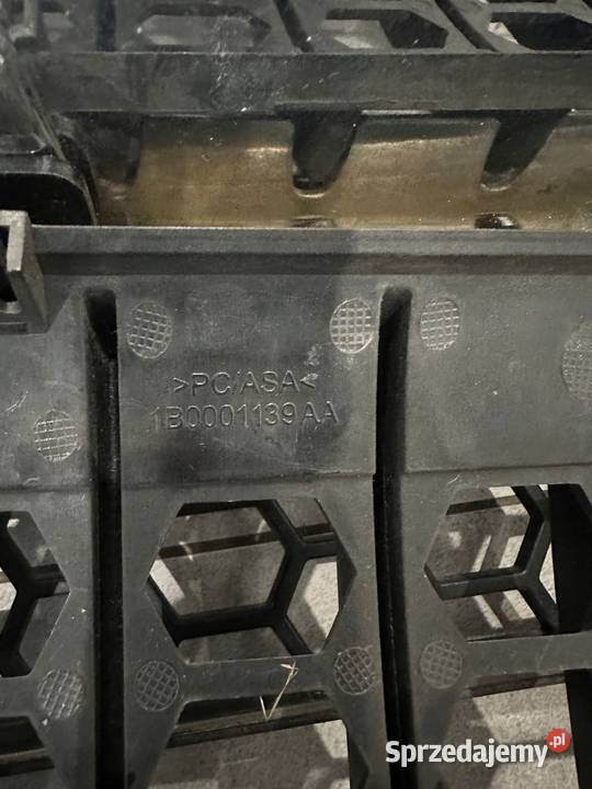 LEVC TX GRILL ATRAPA 1720 LONDON TAXI osobowe Mirsk sprzedam