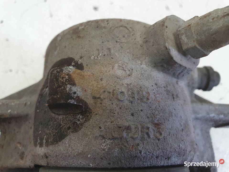 Mercedes W204 PRZEDNI ZACISK HAMULCOWY prawy Rudka