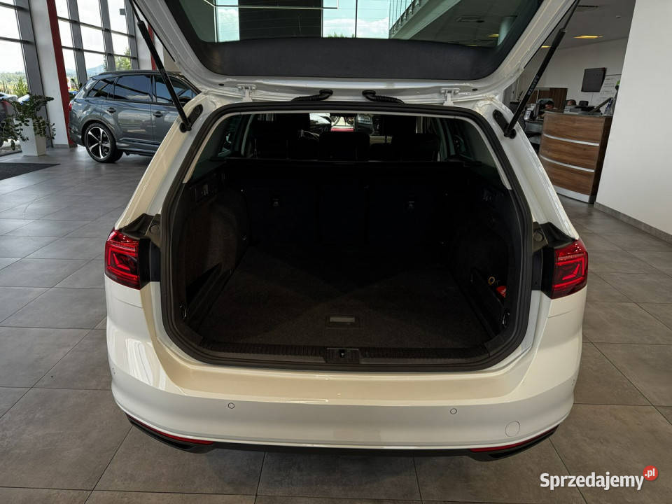 Volkswagen Passat Variant Business 15TSI 150 M6 Myślenice