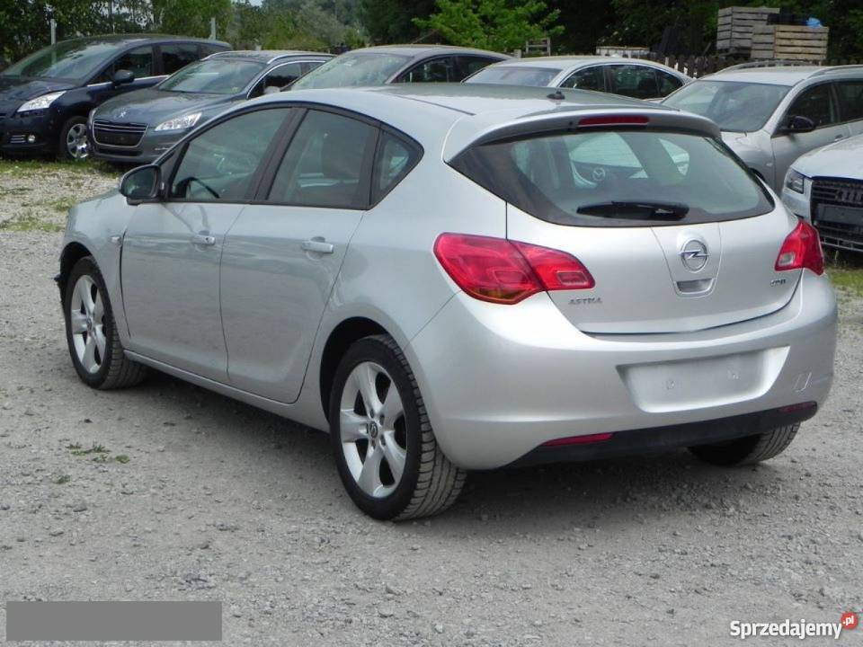 Uszkodzony Opel Astra 2012 welurowa tapicerka małopolskie Proszowice