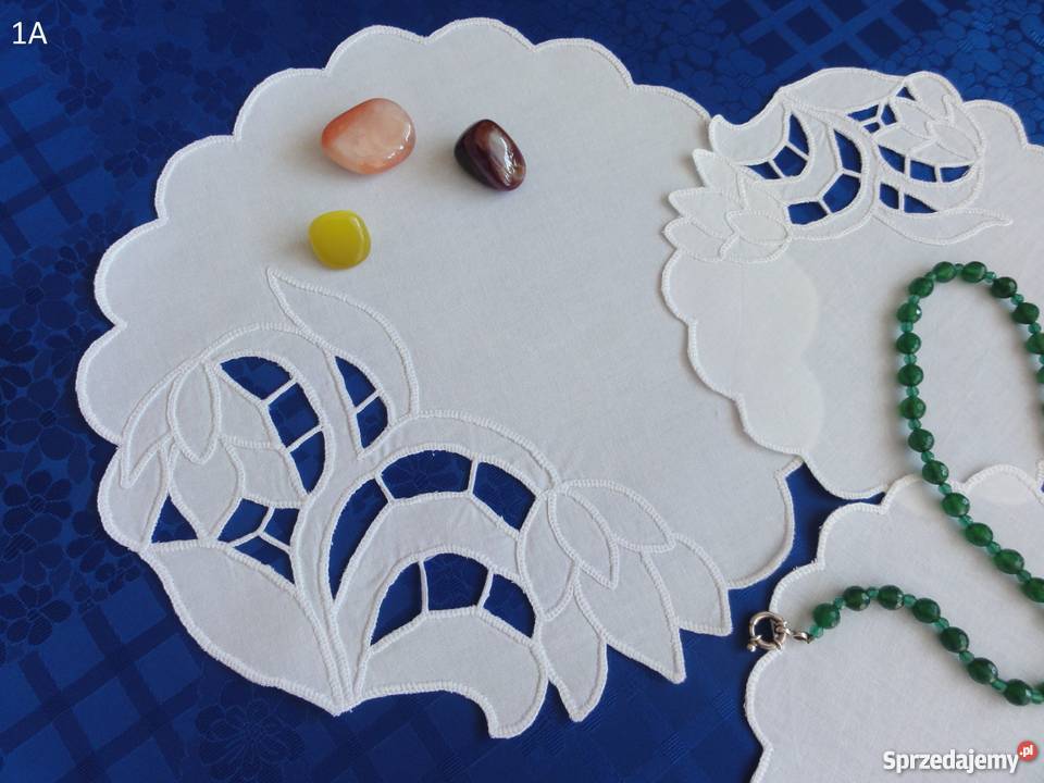 Serwetki bieżniki wyszywane ręcznie haftem biały Obrusy i serwety Lublin