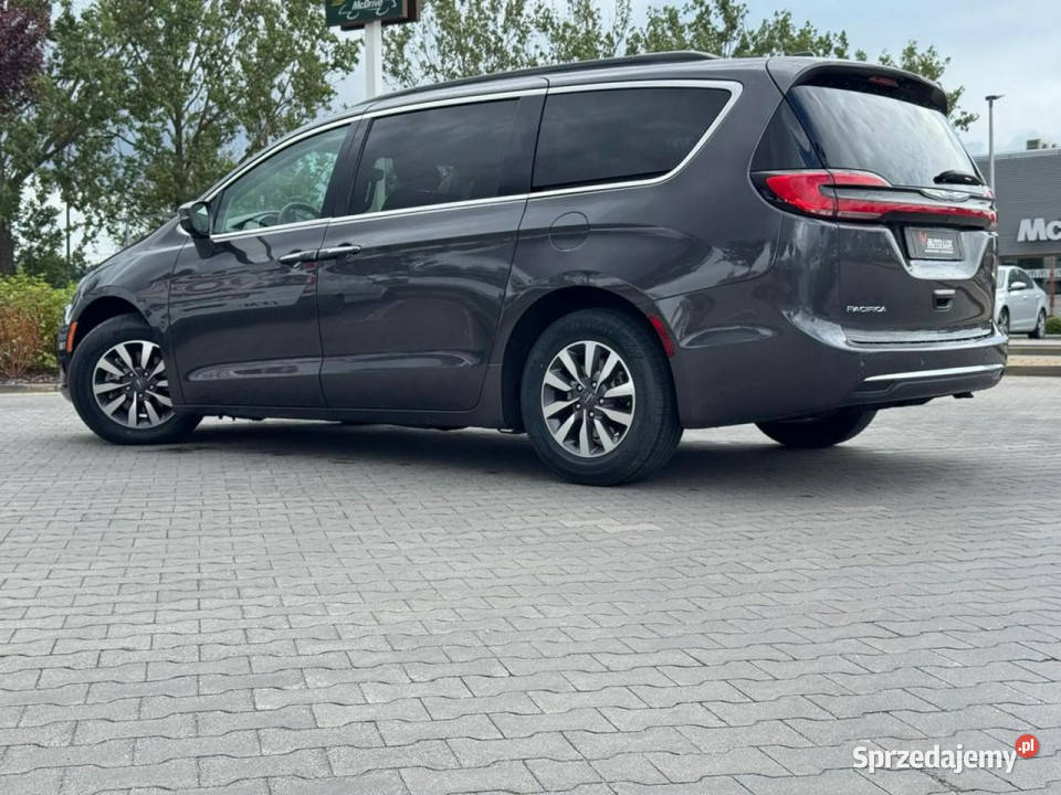 Chrysler Pacifica 2022 Chrysler Pacifica Touring Warszawa