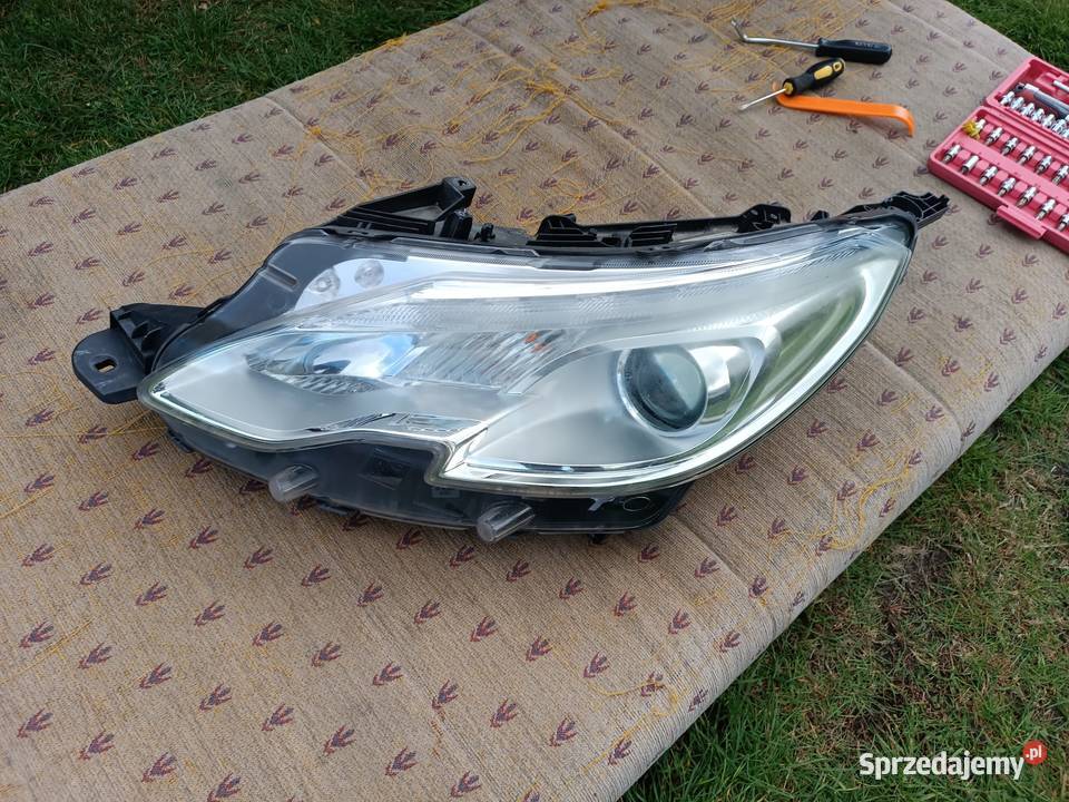 Lampa lewy przód Peugeot 2008 I lift 2016 jasny Turek