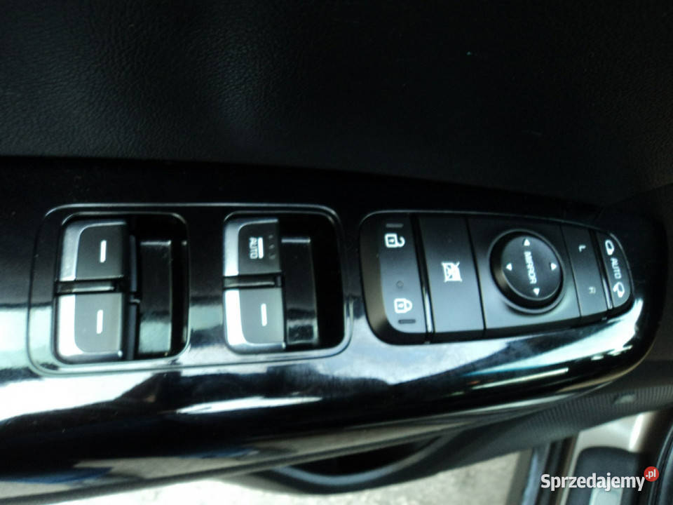 Kia Sportage sprzedam ładnego KIA SPORTAGE 15 B przyciemniane szyby