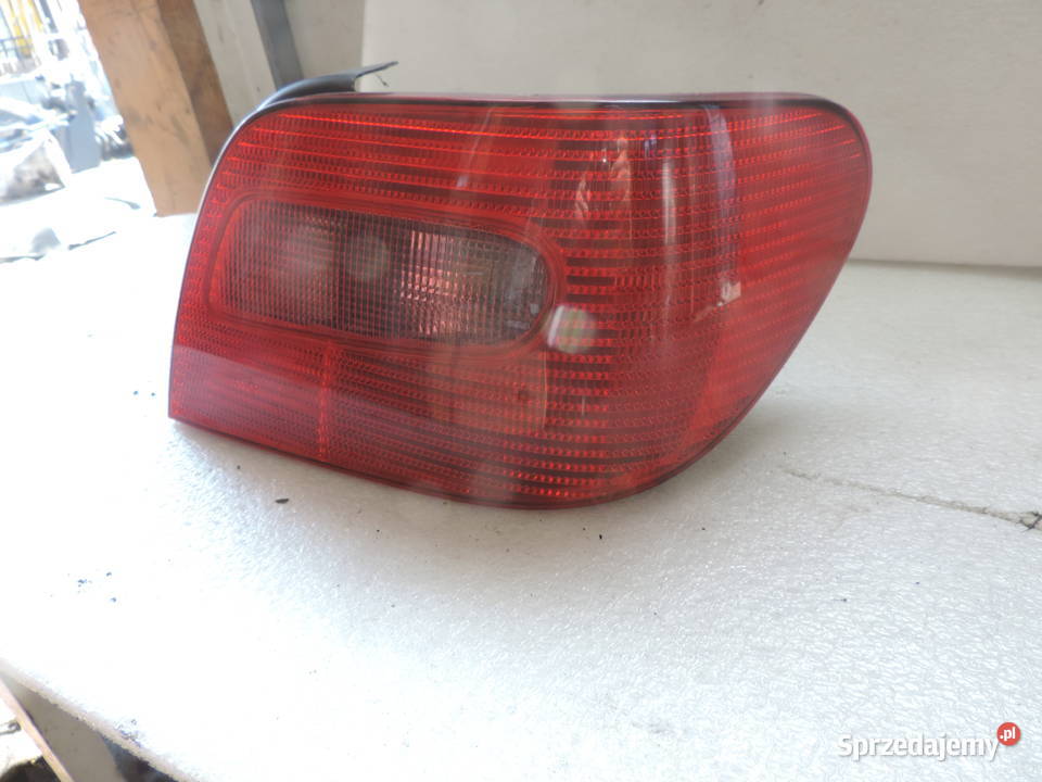 CITROEN XSARA 2 HB LAMPA TYLNA PRAWA osobowe