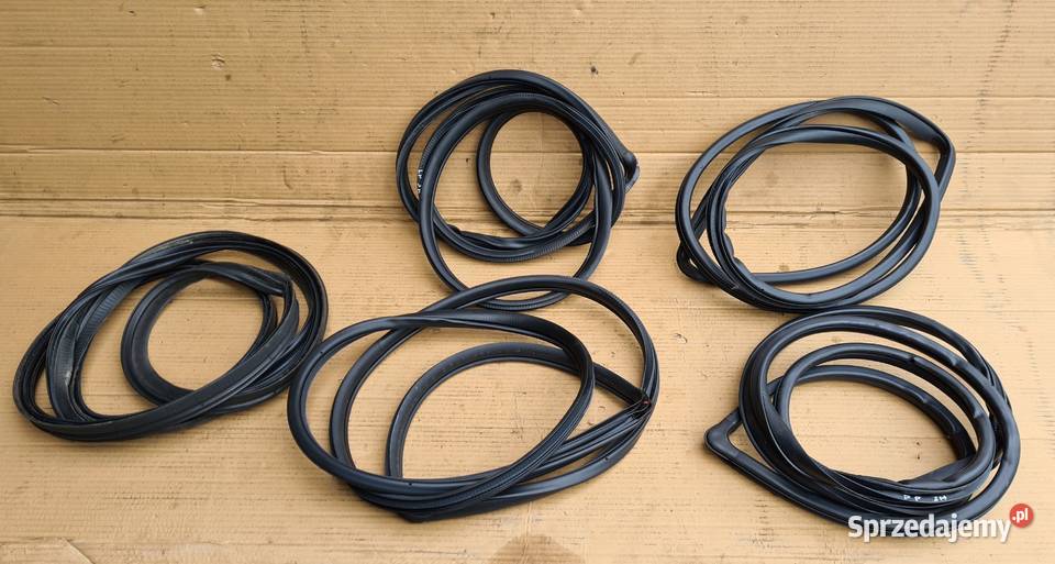 Subaru Forester 3 SH komplet uszczelki wnęki Karoseria dolnośląskie Legnica sprzedam