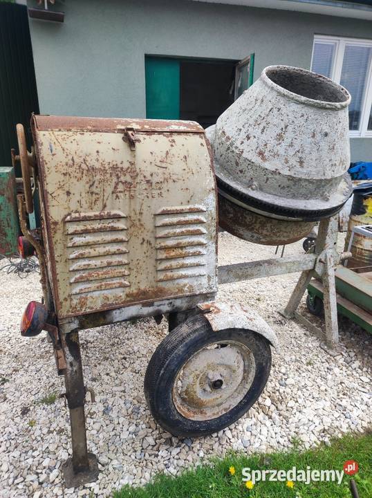 Betoniarka spalinowa z wyciągarką