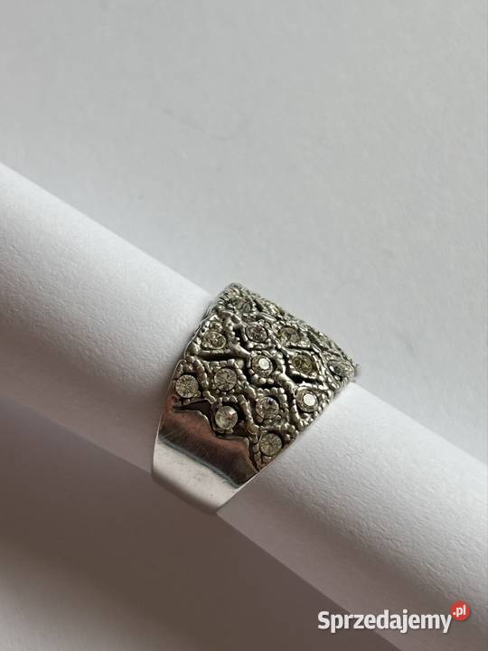 Vintage srebrny pierścionek z cyrkonią