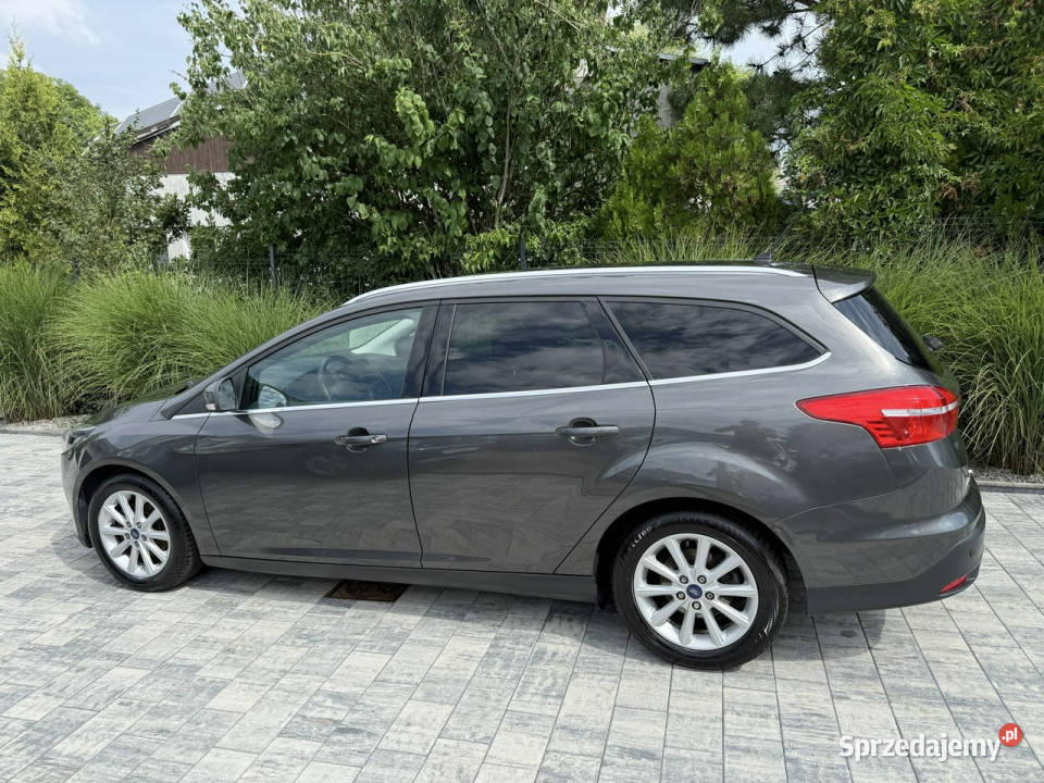 Ford Focus zadbany oryginalny przebieg 100 światła LED Ford Poznań sprzedam