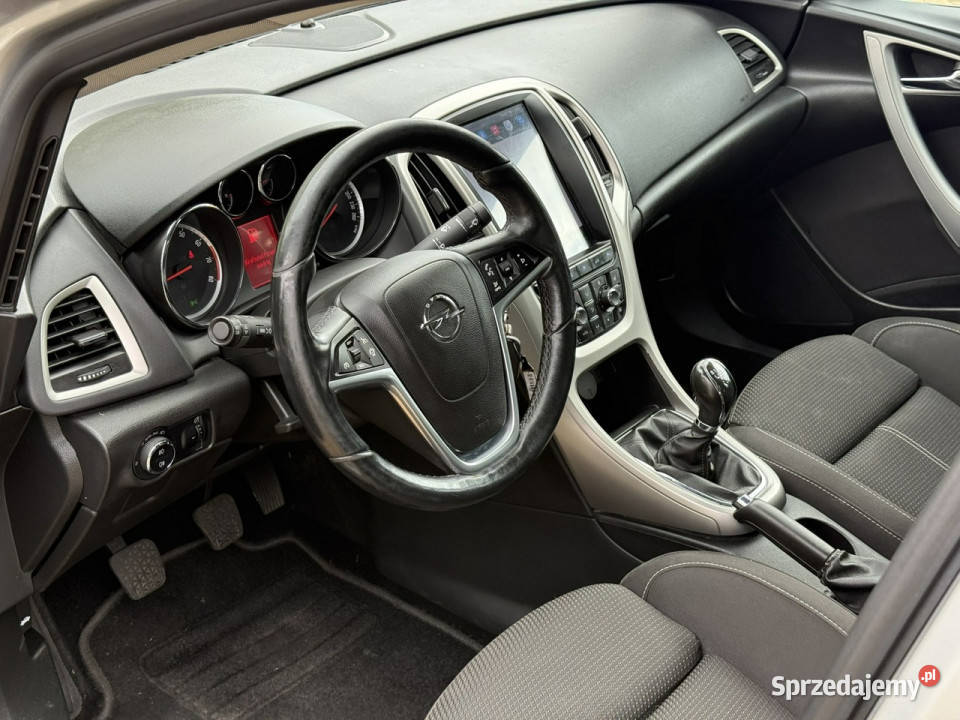 Opel Astra 14 Turbo Sedan stan Oryginalny Lakier śląskie Tarnowskie Góry