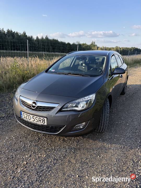 Opel Astra J 14t Benzyna Manual PRYWATNIE Bez Rok produkcji 2011 Żory