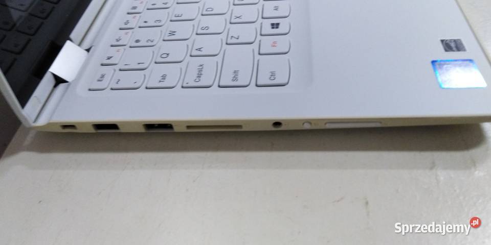 LENOVO YOGA 300 LAPTOP 2W1 RAM2GB SSD 32GB 116