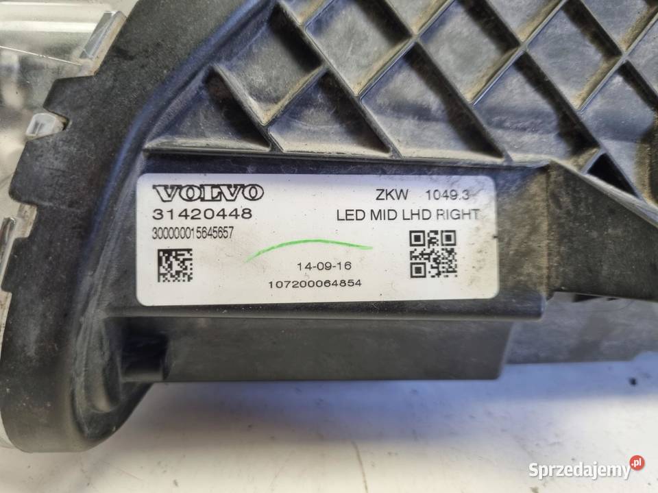 LAMPA PRAWA Volvo V40 II XC40 LIFT PRZEDNIA