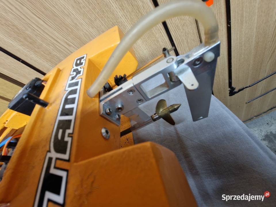 Łódź Wyścigowa Z Napędem Elektrycznym Szczebrzeszyn