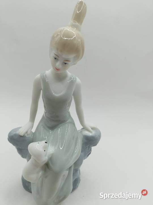 Figurka dziewczyna blondyna z pieskiem