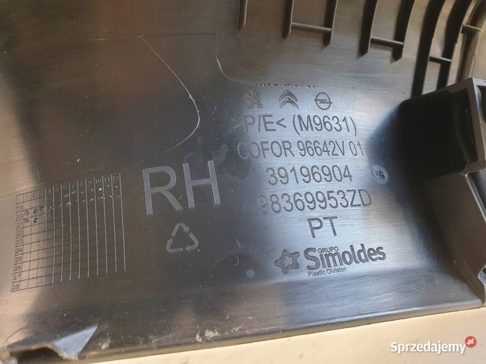 Opel Corsa F PRAWA TYLNA LISTWA SŁUPKA osłona Rudka