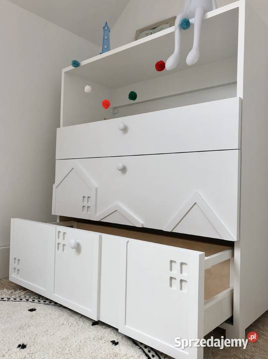 Mała komoda do pokoju dziecięcego z szufladami śląskie Brzuśnik