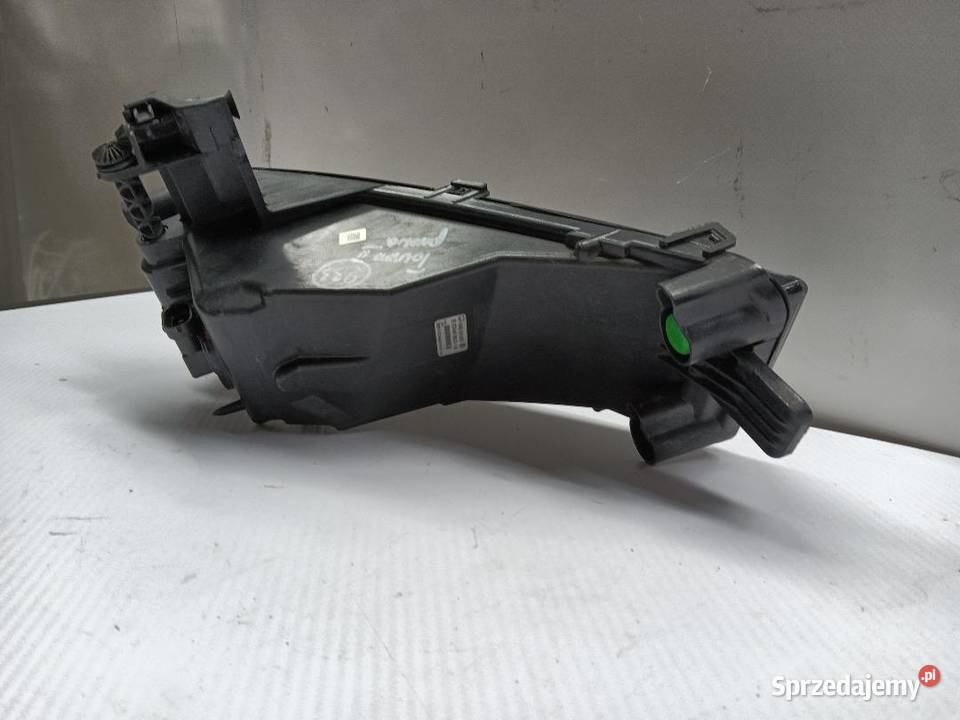 HALOGEN PRZÓD PRZEDNI PRAWY VW TOURAN II osobowe wielkopolskie sprzedam