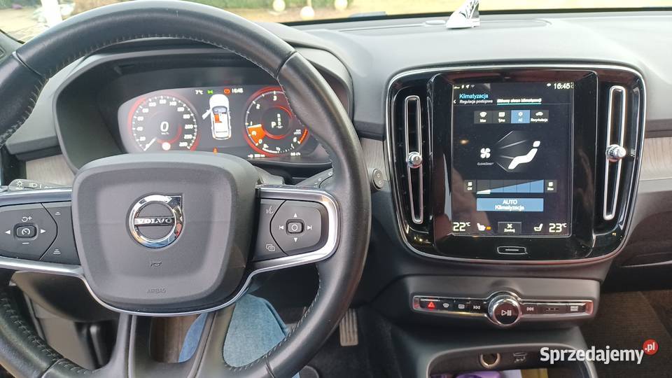 Volvo XC40 INSCRIPTION 20 D3 czerwona skóra elektrycznie ustawiane fotele XC 40 Janowiec Wielkopolski