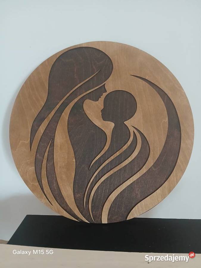 Dekoracja na ścianę postać matki z dzieckiem Skawina