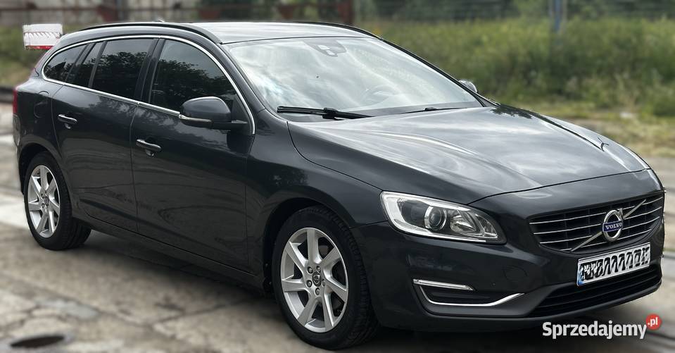 Volvo V60 I 20 20D 181 Momnetum klima nawigacja Stargard sprzedam