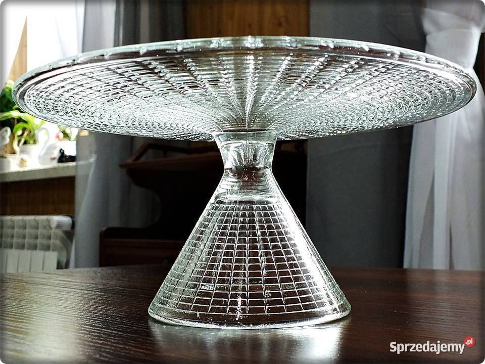 PATERA na stopce LOOK na TORT z PRL lat 6070