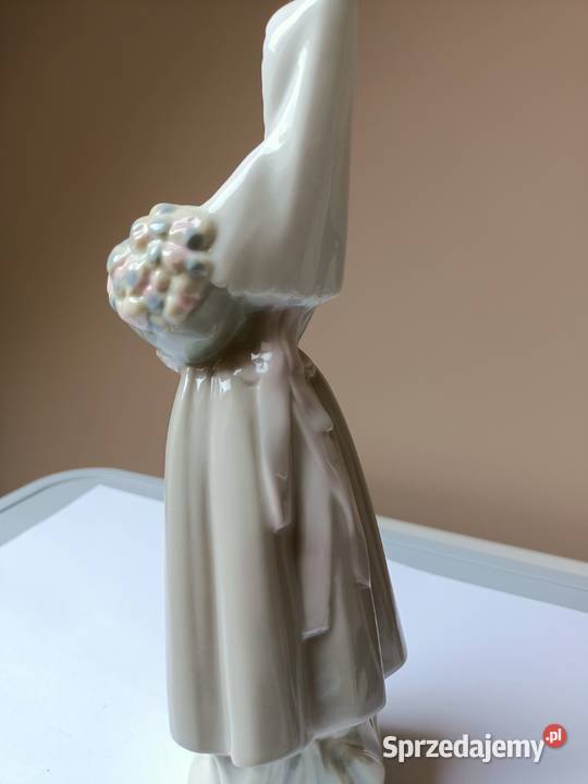 Figurka porcelanowa Espania dama z bukietem Zamość