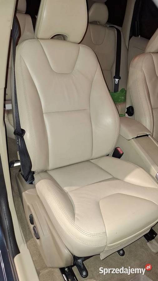 Volvo XC60 30T6 blispanorama2xPDC Gniezno sprzedam