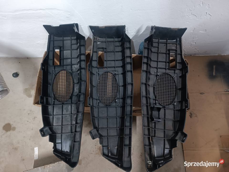 Klapa bagażnika Golf II szare parapety mazowieckie Serock